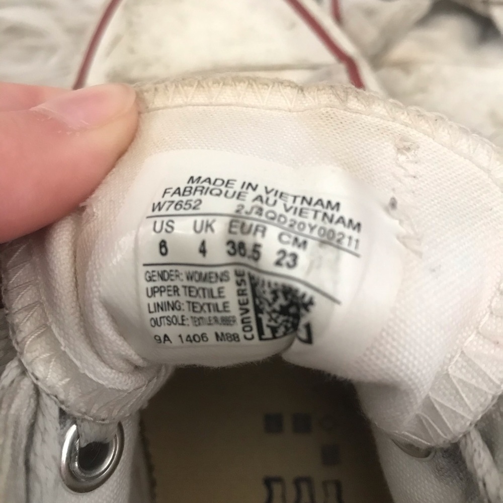 Converse - Picture 4 of 4